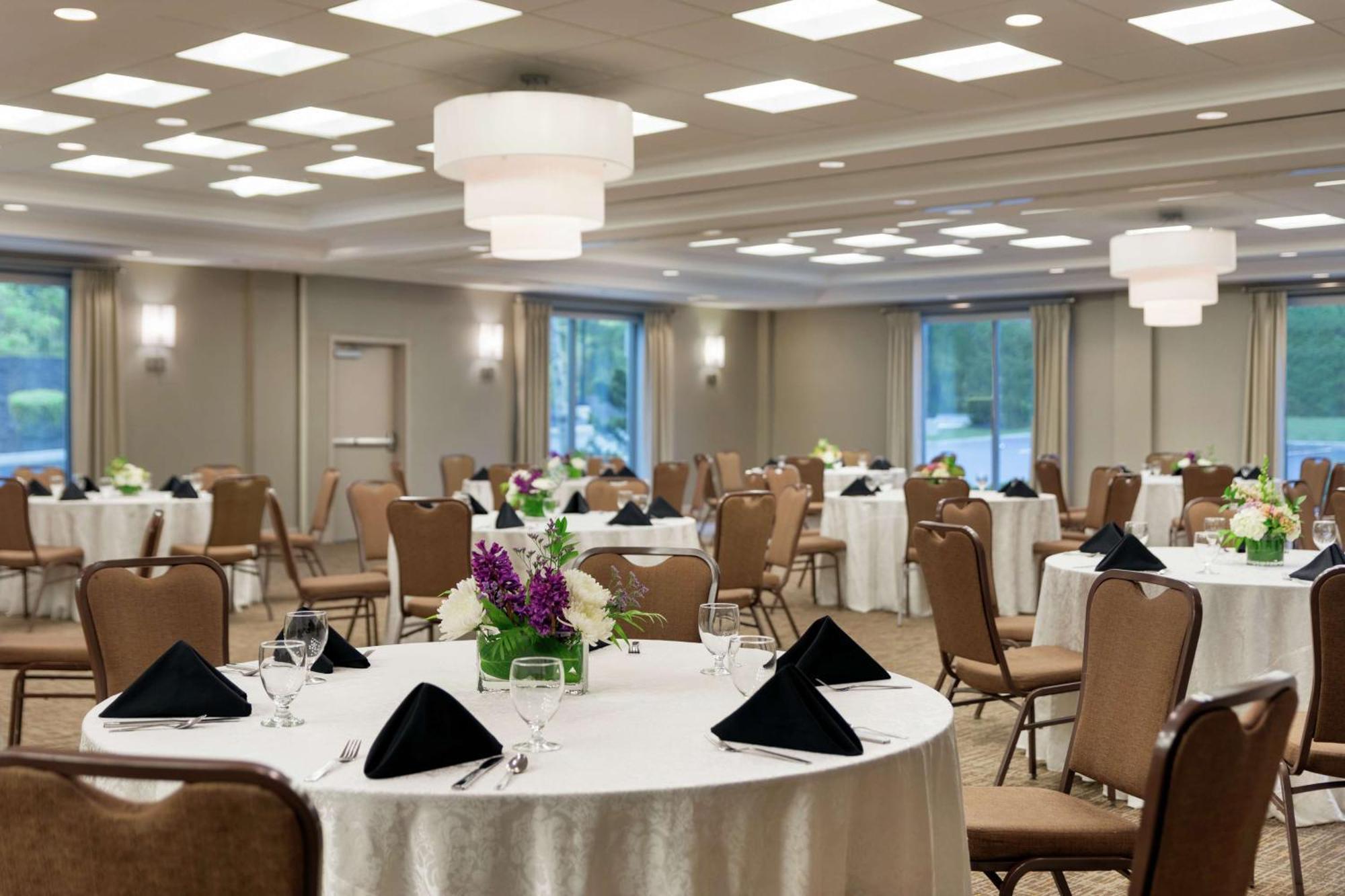 Hilton Garden Inn Stony Brook Exterior foto