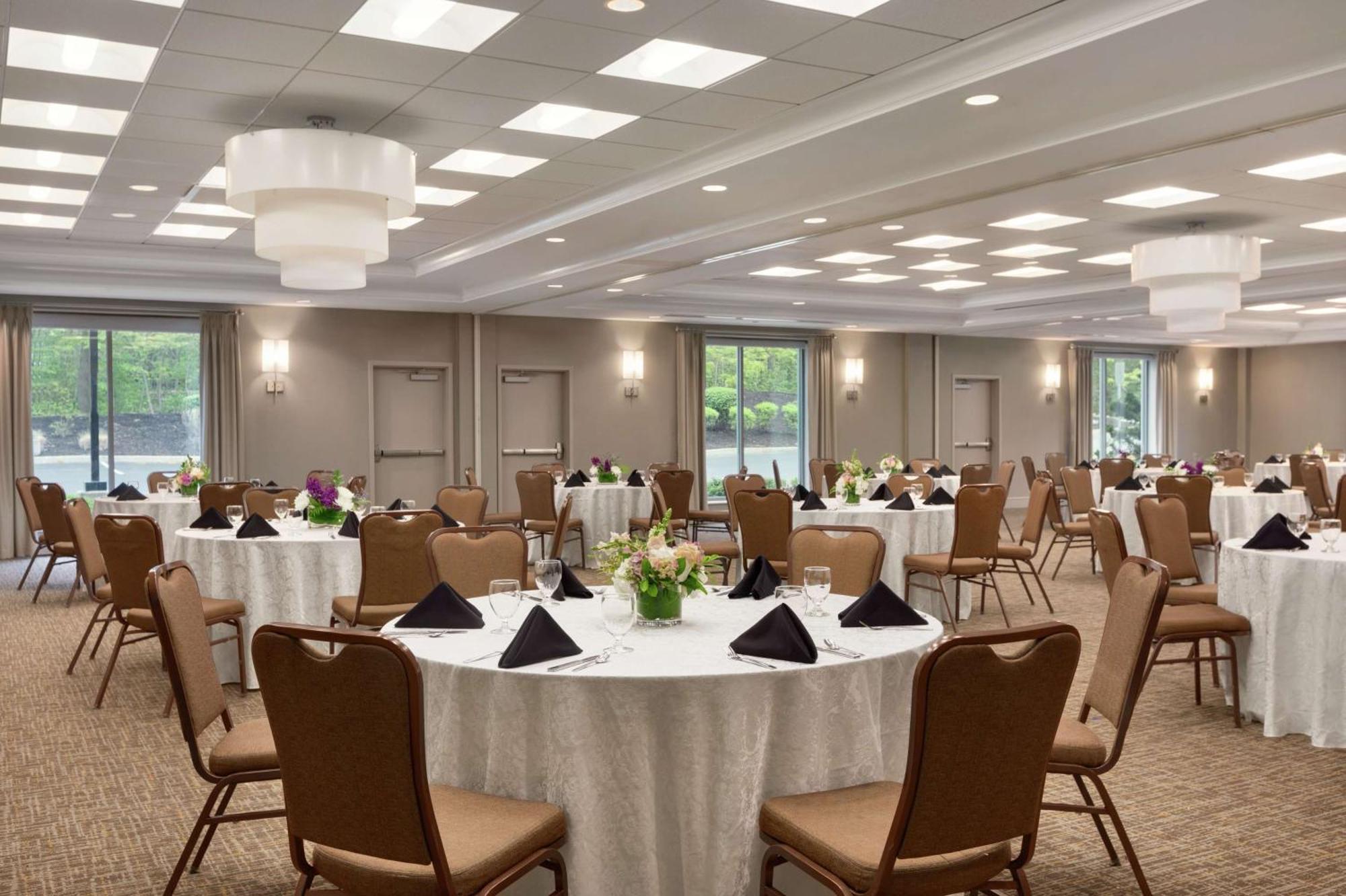 Hilton Garden Inn Stony Brook Exterior foto