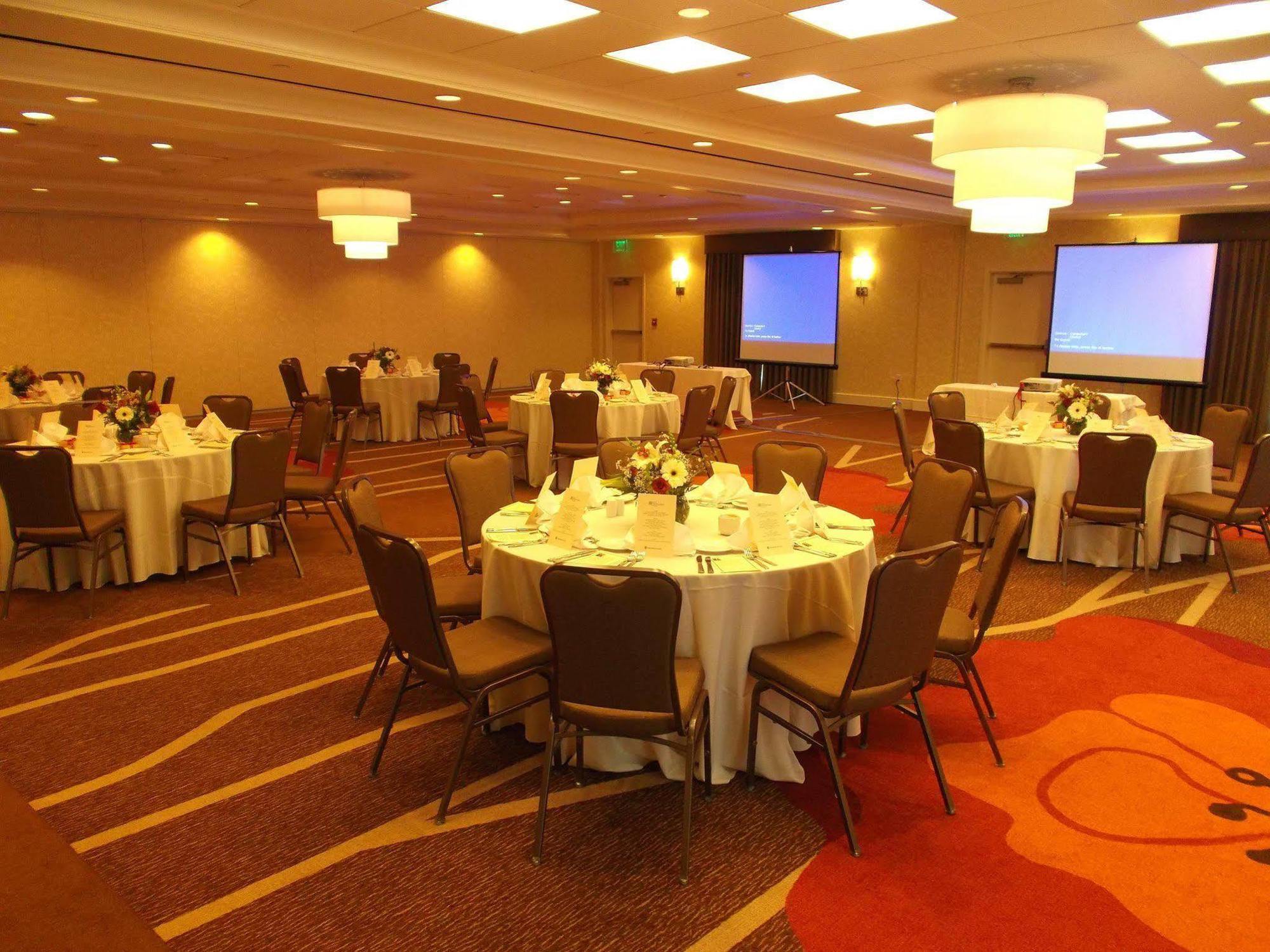 Hilton Garden Inn Stony Brook Exterior foto